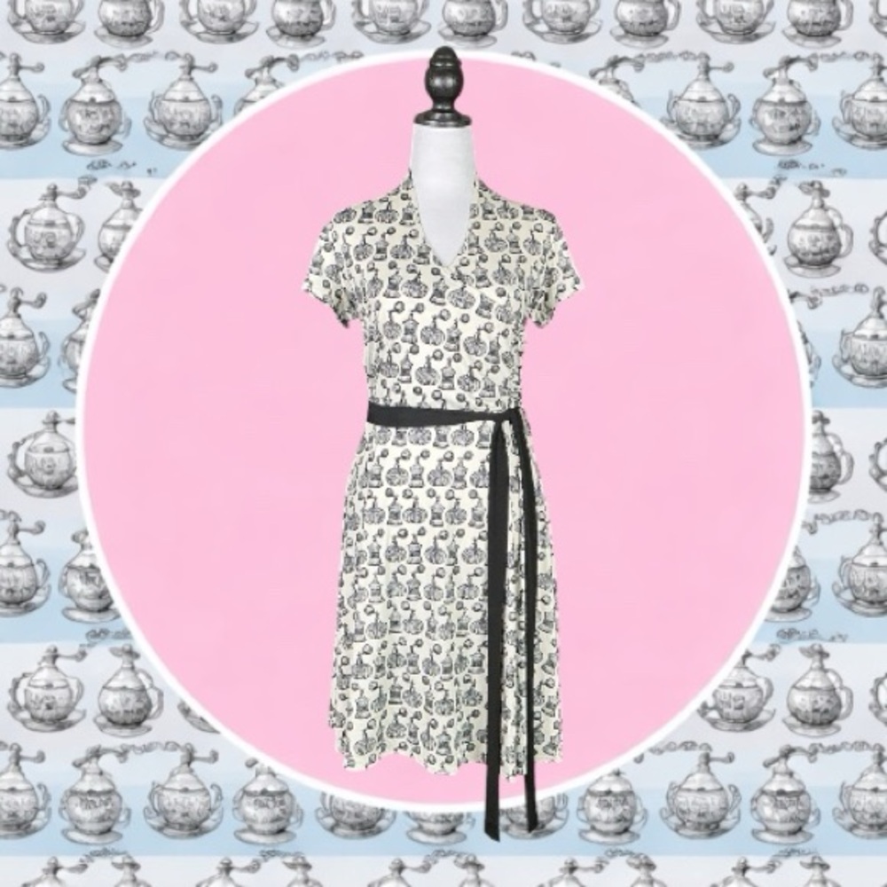 Retrolicious Retro Black & Cream Vintage Style Perfume Atomizer Print Dress XL